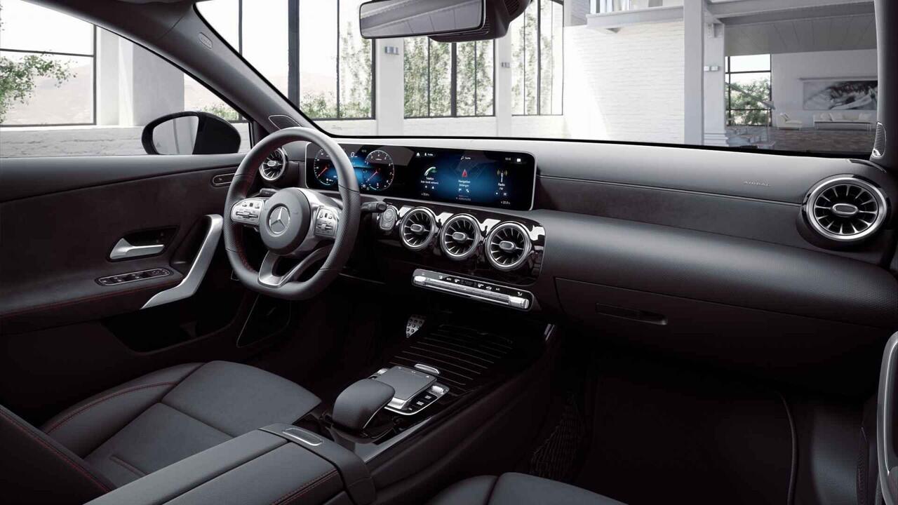 Mercedes-Benz A-KLASSE 250 Premium | AMG | Night | Panoramadak | Stoelverwarming | Keyless | Achteruitrijcamera |