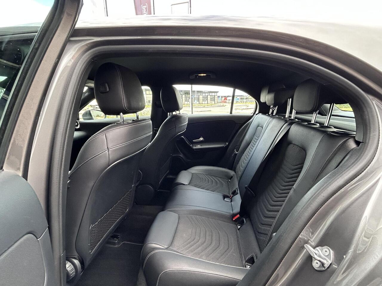 Mercedes-Benz A-KLASSE 180 Widescreen | Trekhaak | Cruise Control | Navigatie | Achteruitrijcamera