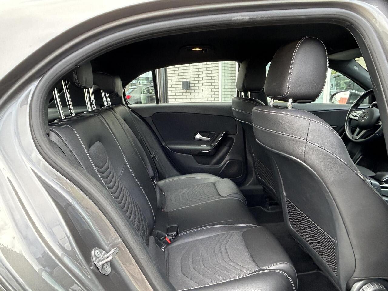 Mercedes-Benz A-KLASSE 180 Widescreen | Trekhaak | Cruise Control | Navigatie | Achteruitrijcamera