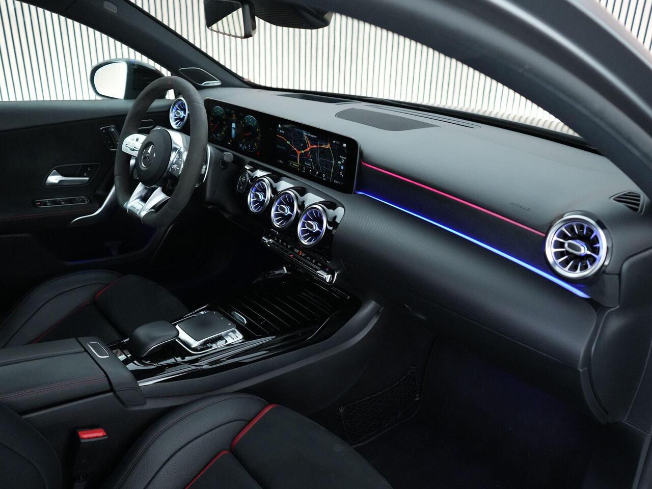 Mercedes-Benz A-KLASSE 35AMG 306pk 4MATIC Edition 1 |dealer onderhouden|Aero pack|panoramadak|Burmester|schaalstoelen|memory|360 camera|HUD|blind spot|adaptive cruise control|