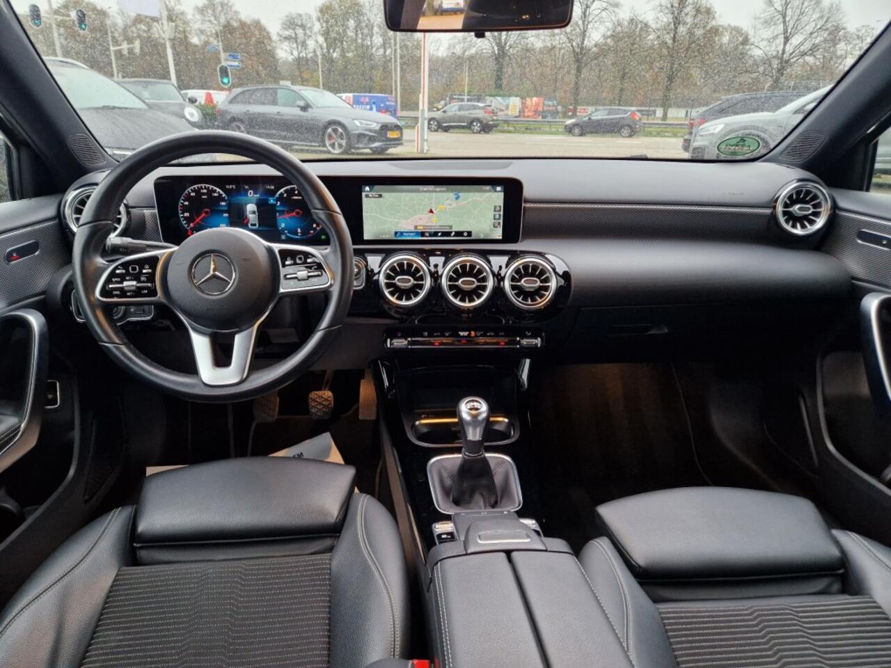 Mercedes-Benz A-KLASSE 200 163pk PREMIUM PLUS Sport Navi Climate Leder Topstaat 19LM