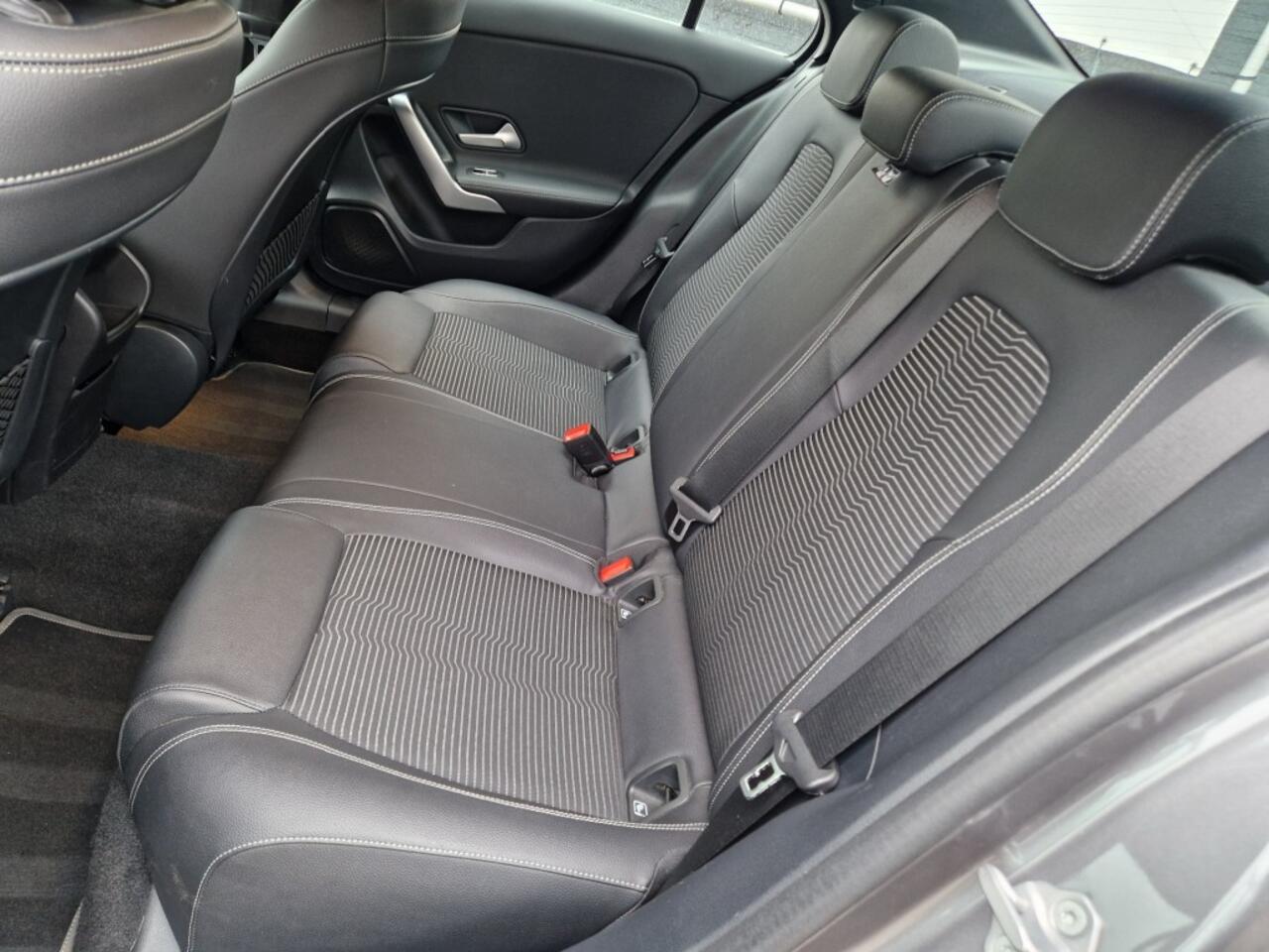 Mercedes-Benz A-KLASSE 200 163pk PREMIUM PLUS Sport Navi Climate Leder Topstaat 19LM