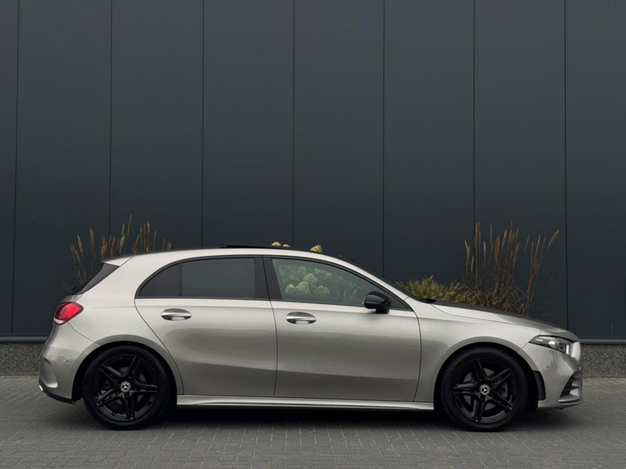 Mercedes-Benz A-KLASSE 220 AMG M2020 PANO NAVI CAMERA PDC SPORTVELGEN