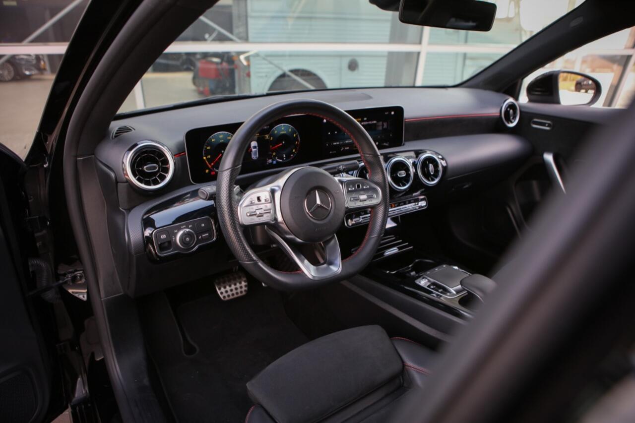 Mercedes-Benz A-KLASSE 180 Bns Solution AMG