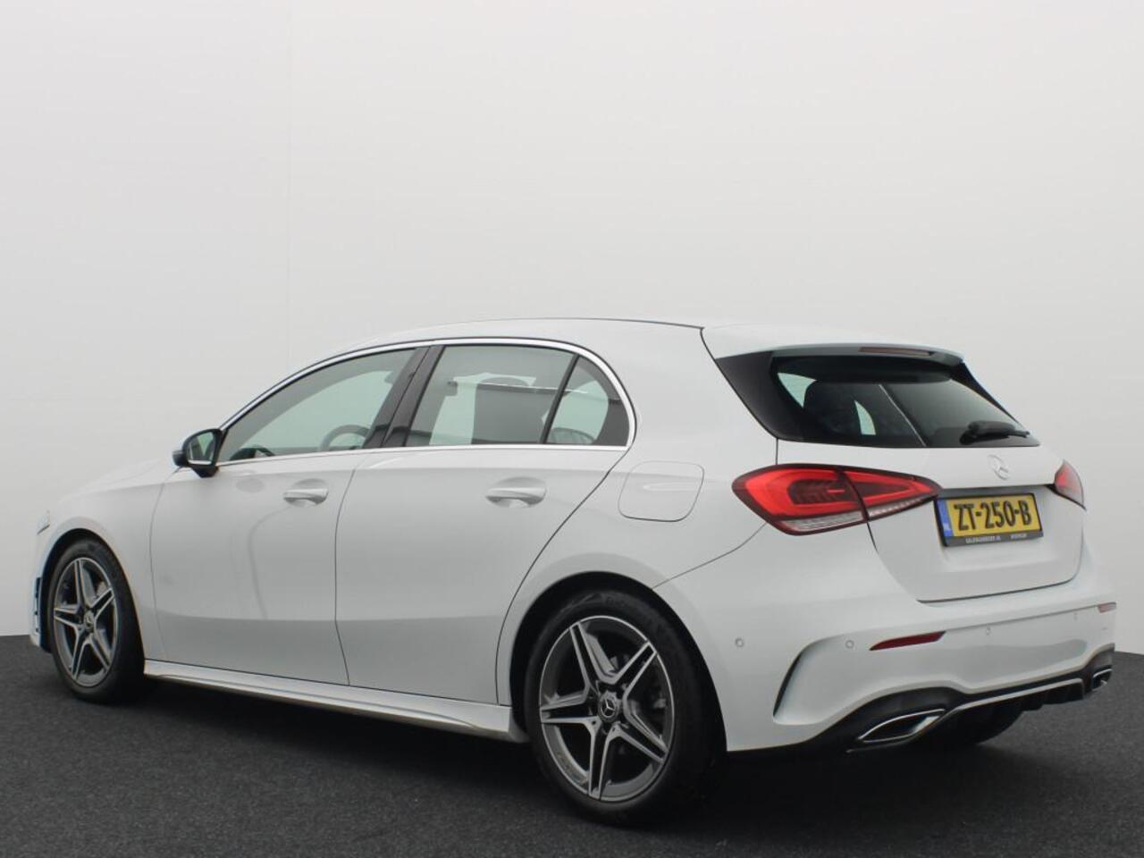 Mercedes-Benz A-KLASSE 180 Business Solution AMG WIDESCREEN / FULL LED / CARPLAY / CAMERA / STOELVERW / NAVI / CLIMA / PDC / NL-AUTO