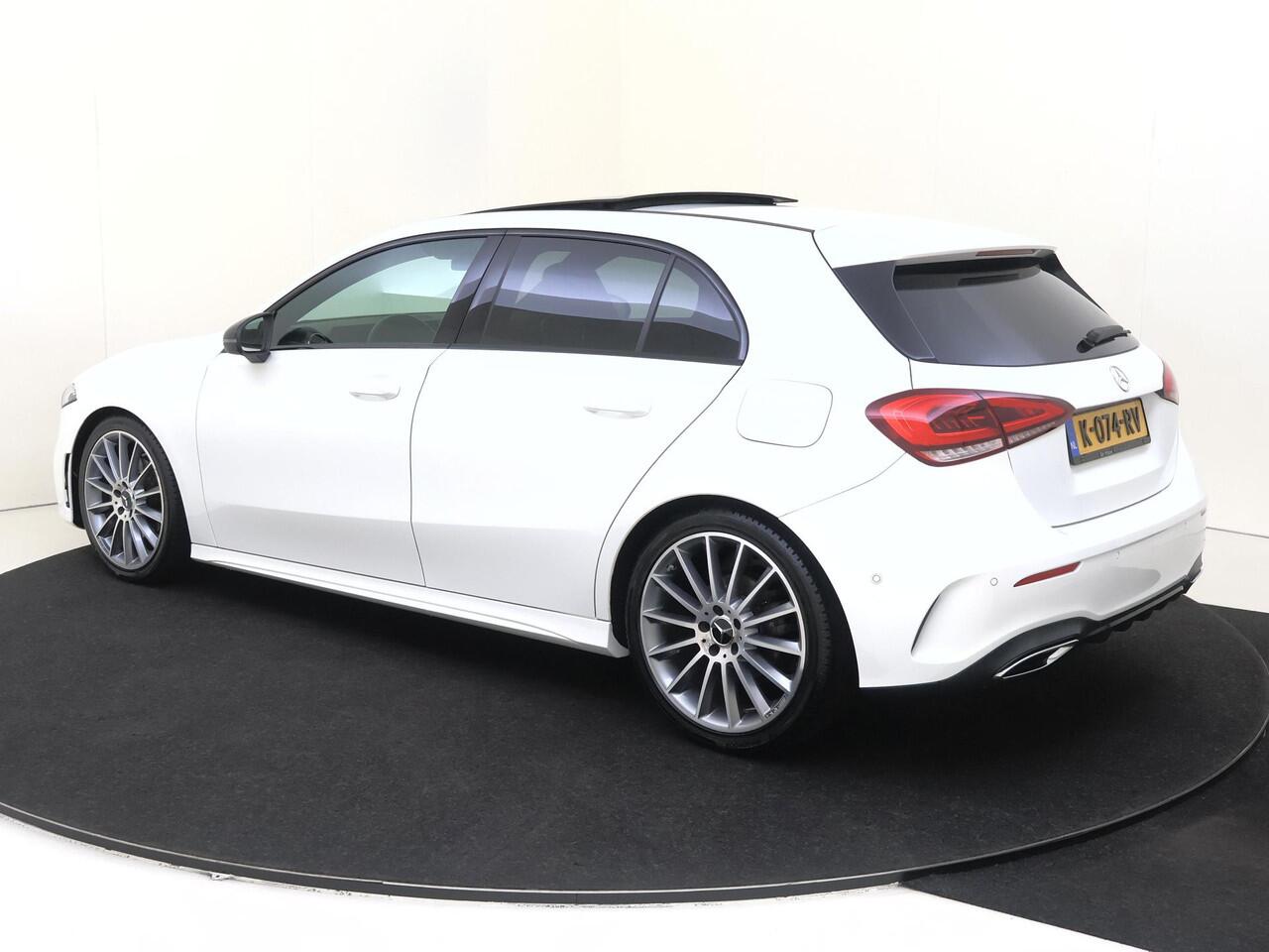 Mercedes-Benz A-KLASSE 180 Premium | AMG-Line | Panorama-dak | Multi-spaaks 19"