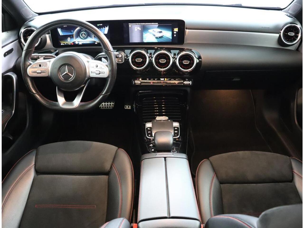 Mercedes-Benz A-KLASSE AMG 35 4MATIC Premium Edition 1| Pano |306PK | Automaat |Widescreen