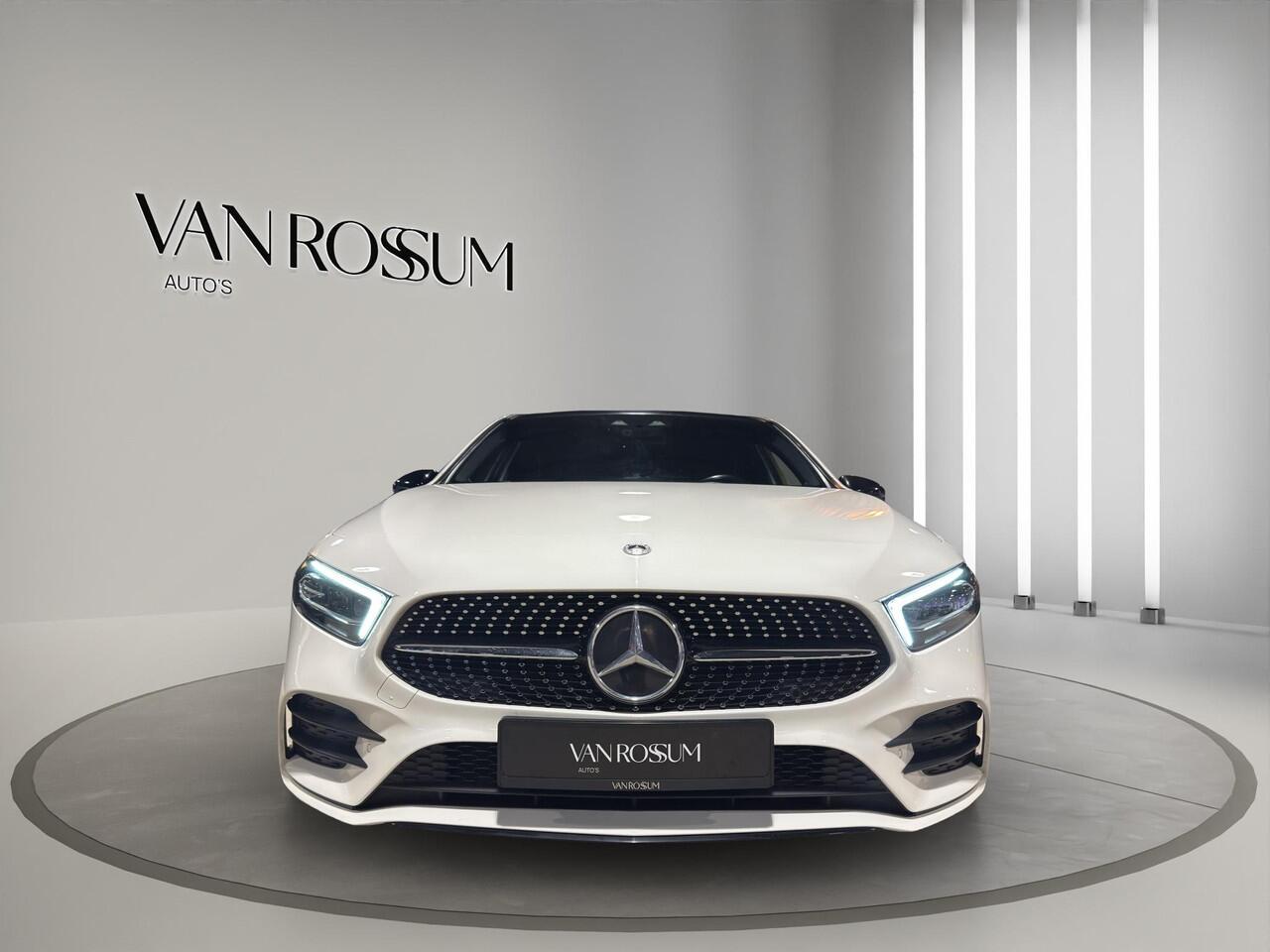 Mercedes-Benz A-KLASSE 220 Premium Plus AMG | Sfeer | 18"| Camera | Stoelverw | Parkeersensors | Burmester | Matrix |