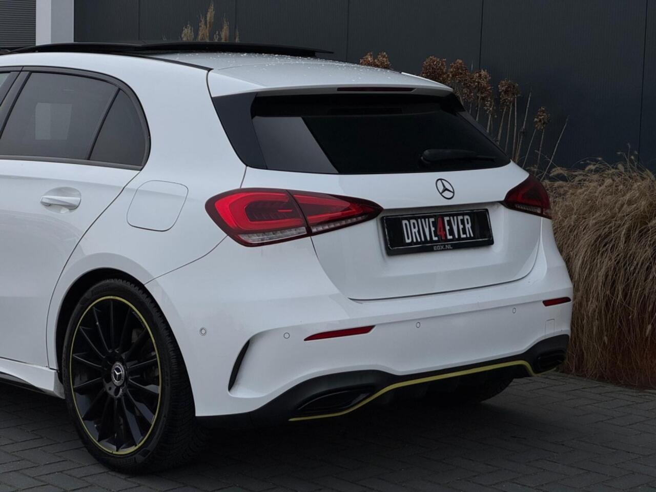 Mercedes-Benz A-KLASSE 200 AMG EDITION 1 M2020 PANO NAVI LEDER LED SFEER CR CONTROL