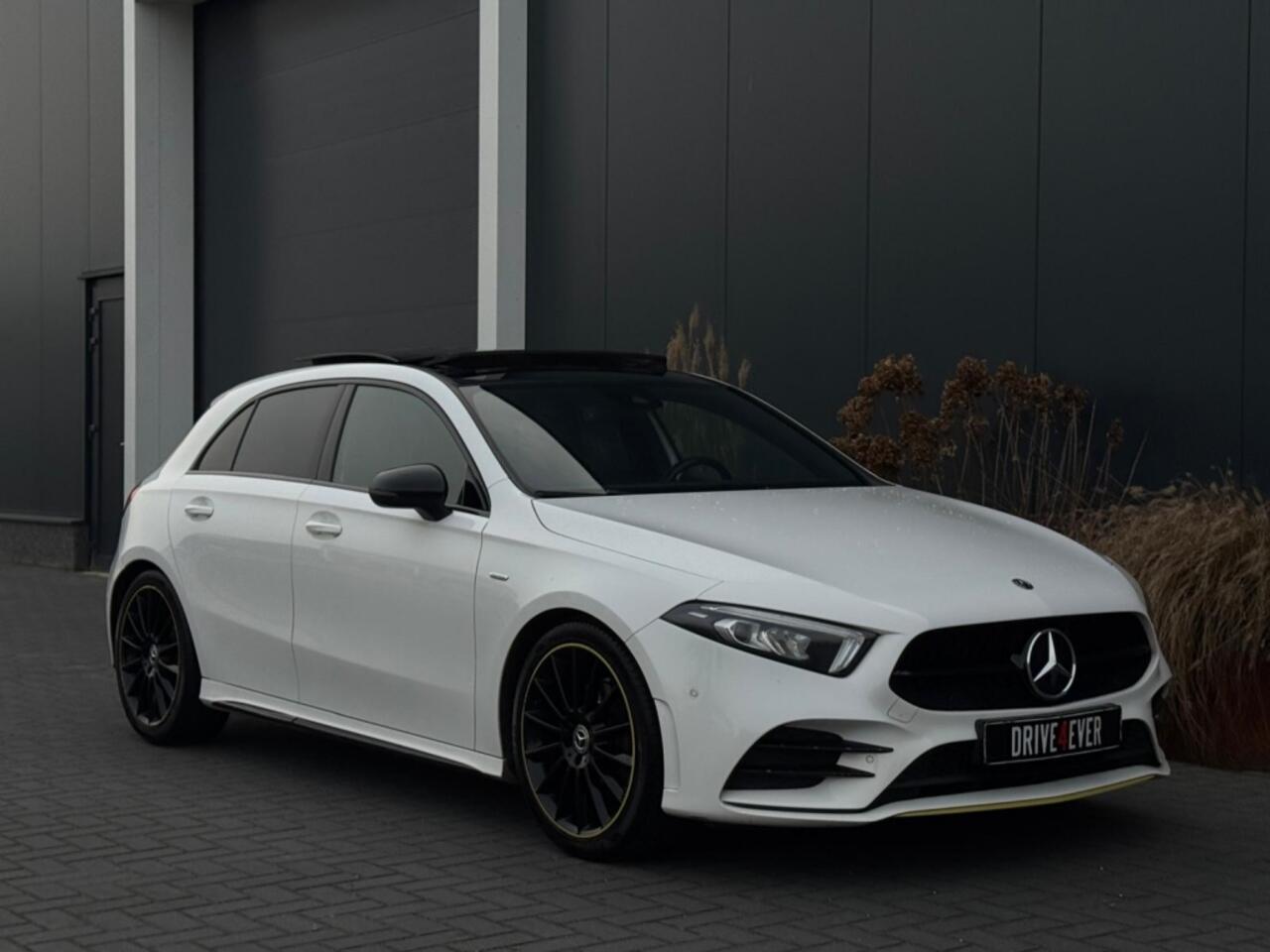 Mercedes-Benz A-KLASSE 200 AMG EDITION 1 M2020 PANO NAVI LEDER LED SFEER CR CONTROL