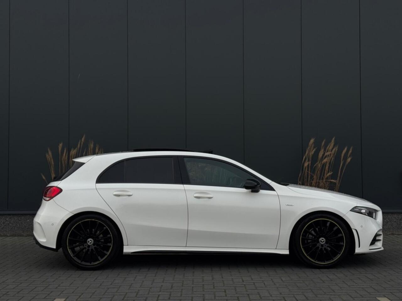 Mercedes-Benz A-KLASSE 200 AMG EDITION 1 M2020 PANO NAVI LEDER LED SFEER CR CONTROL