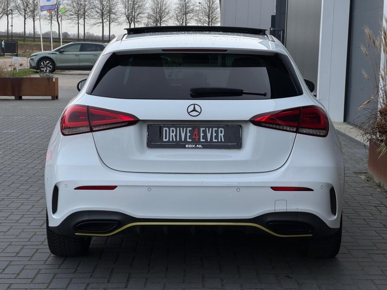 Mercedes-Benz A-KLASSE 200 AMG EDITION 1 M2020 PANO NAVI LEDER LED SFEER CR CONTROL