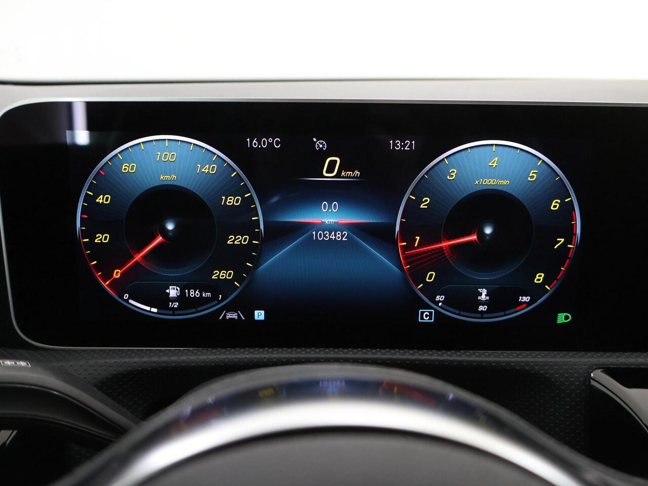 Mercedes-Benz A-KLASSE 180 Business Solution AMG Night Upgrade | Widescreen | Night | Sfeerverlichting | Stoelverwarming |