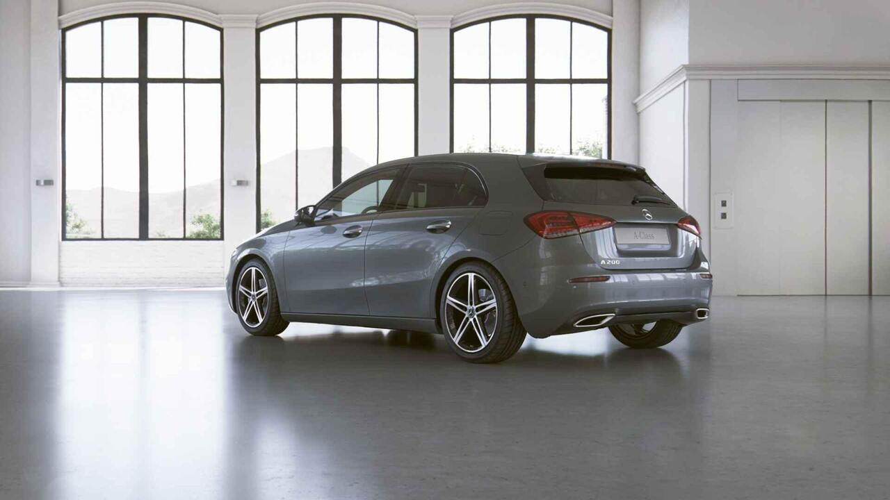 Mercedes-Benz A-KLASSE 200 Launch Edition Premium | AMG | Night | Panoramadak | Widescreen | Thermotronic |