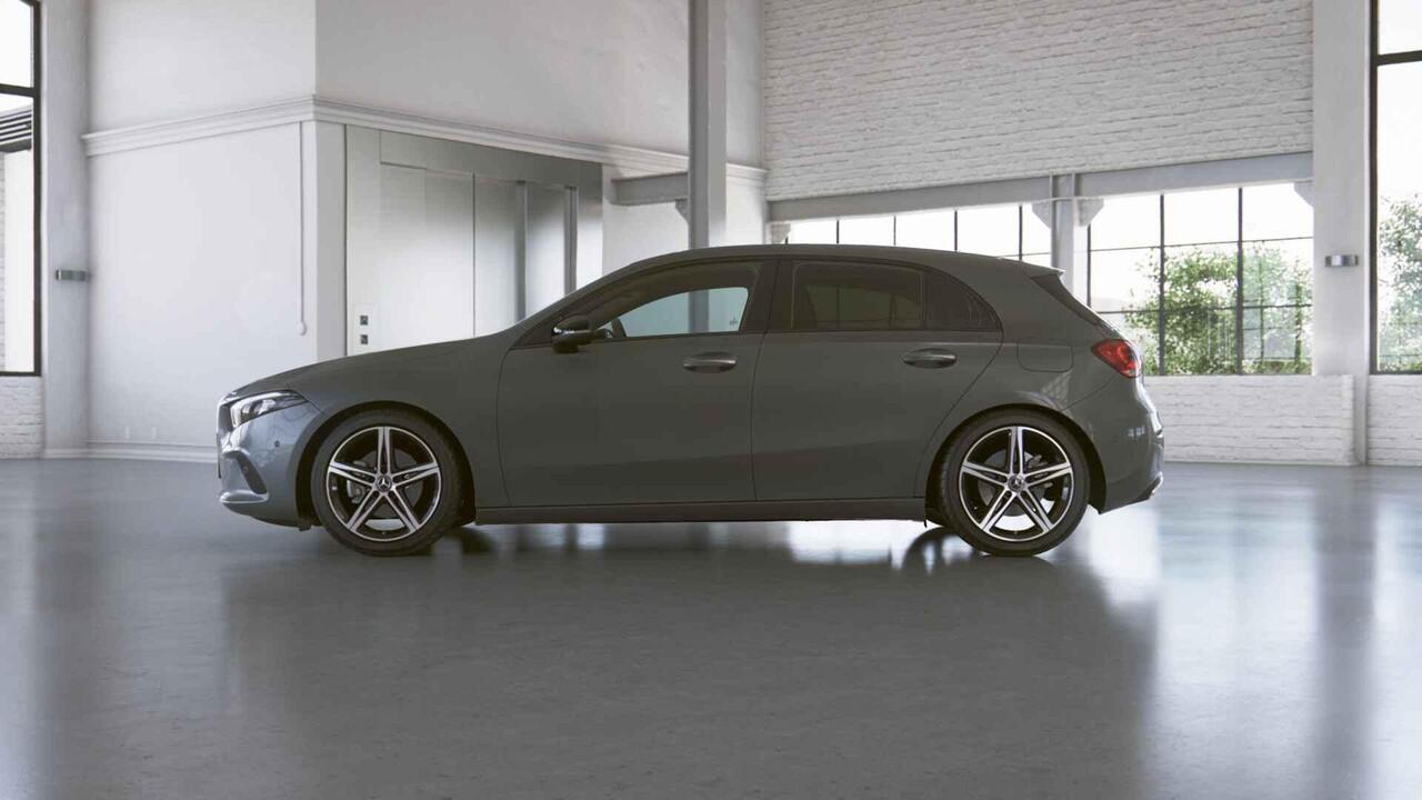 Mercedes-Benz A-KLASSE 200 Launch Edition Premium | AMG | Night | Panoramadak | Widescreen | Thermotronic |