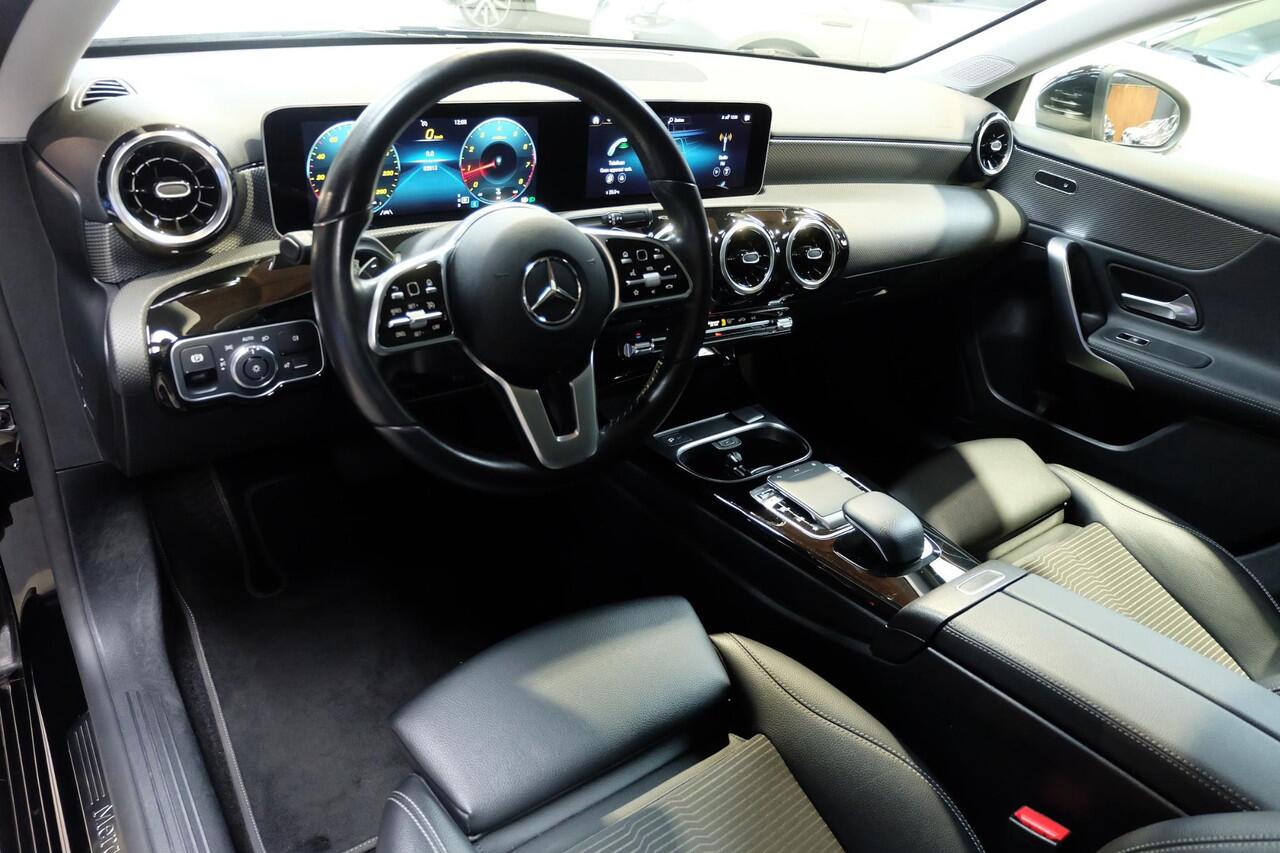 Mercedes-Benz A-KLASSE 200 Business Solution Luxury / Widescreen / Camera / LED