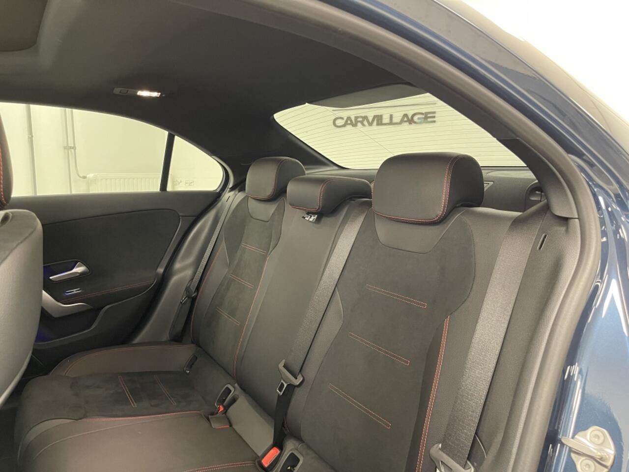 Mercedes-Benz A-KLASSE AMG 35 4MATIC | Burmester | Panoramadak | 19'' AMG dubbelspaaks