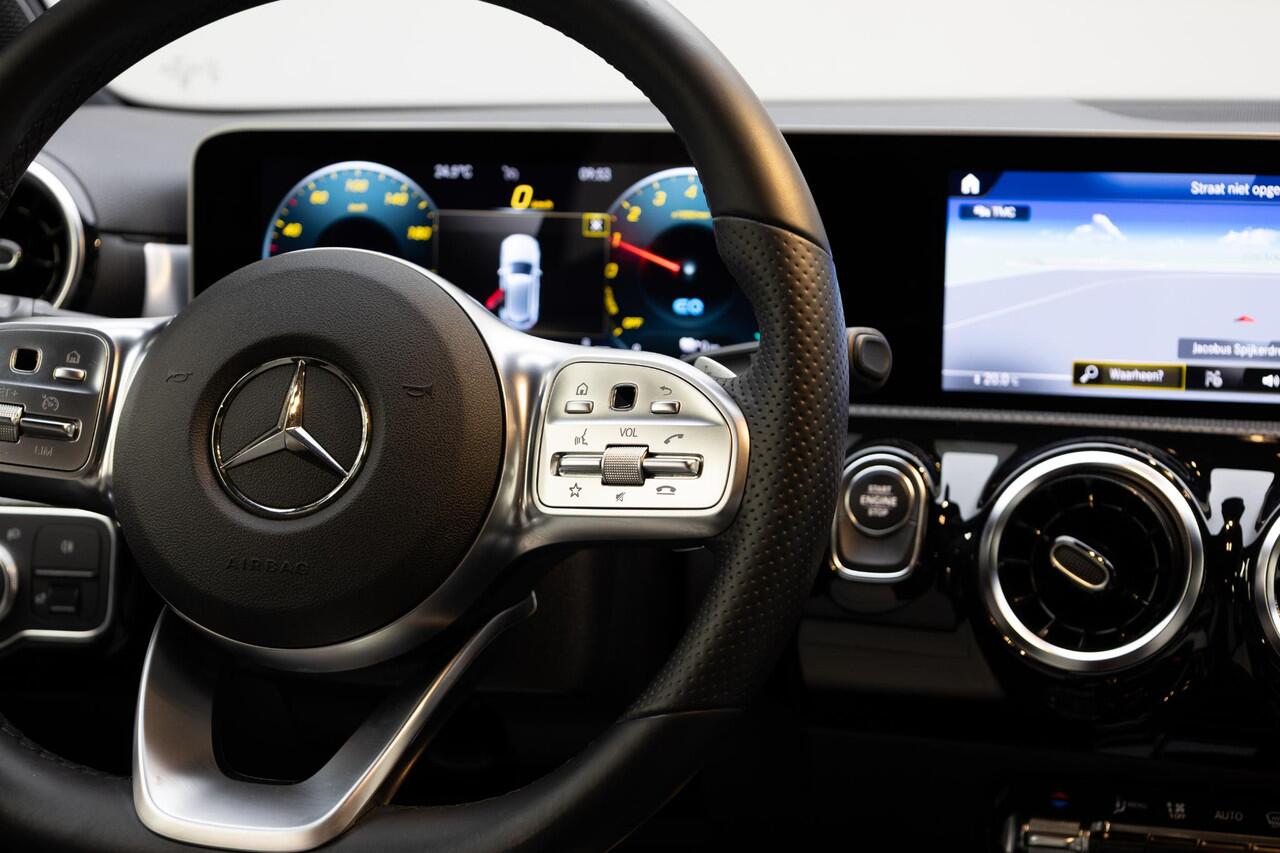 Mercedes-Benz A-KLASSE 250 e | AMG | Burmester | Leder |