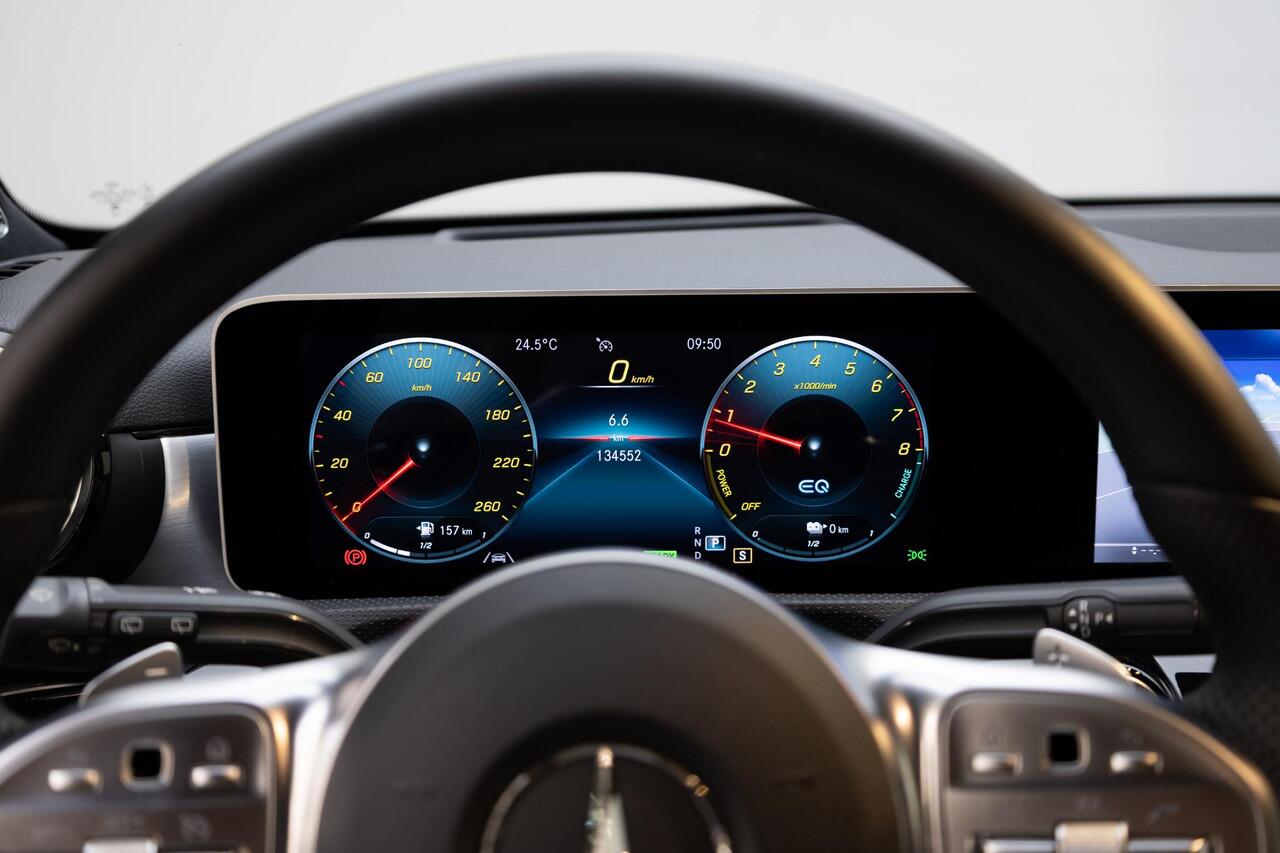 Mercedes-Benz A-KLASSE 250 e | AMG | Burmester | Leder |