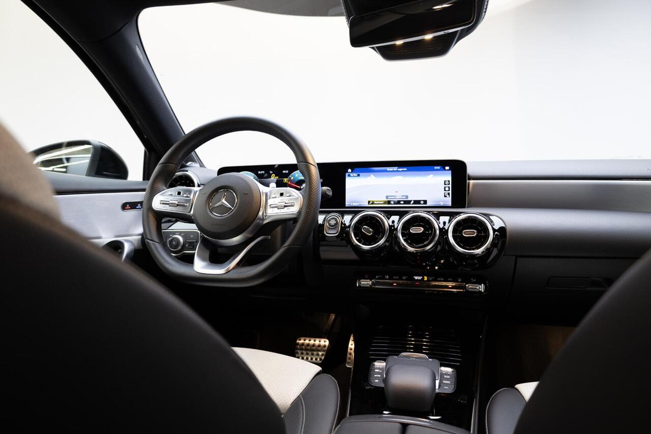 Mercedes-Benz A-KLASSE 250 e | AMG | Burmester | Leder |
