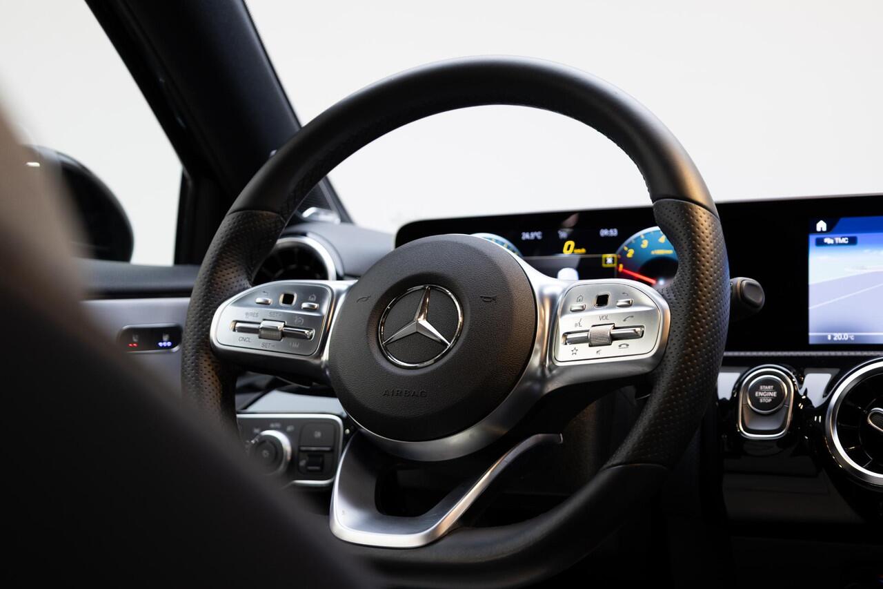Mercedes-Benz A-KLASSE 250 e | AMG | Burmester | Leder |