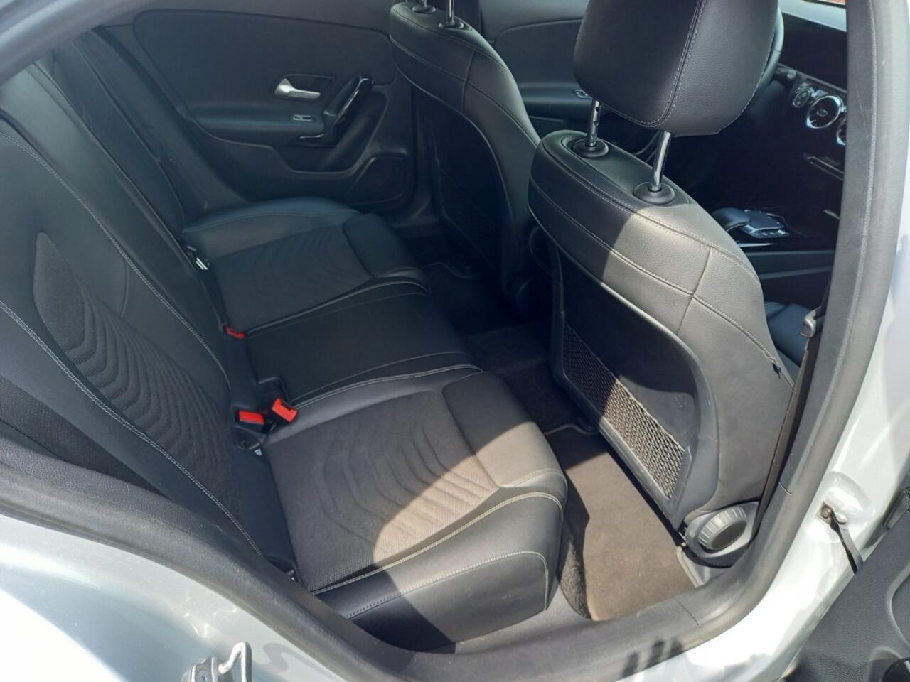 Mercedes-Benz A-KLASSE 180 Business Solution