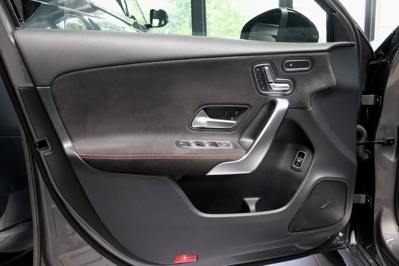 Mercedes-Benz A-KLASSE 180d Premium + AMG|PANO|Sfeer|CAM