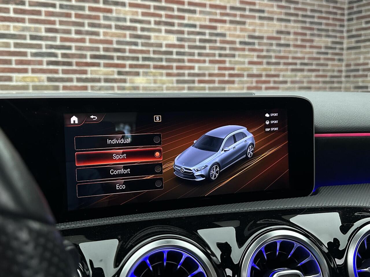 Mercedes-Benz A-KLASSE 250 4MATIC AMG Panorama Sfeer Dealer Ondrh