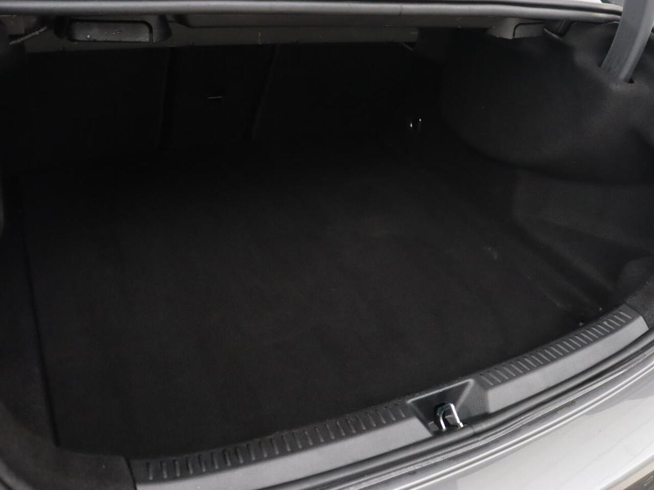 Mercedes-Benz A-KLASSE 180 AMG | Panoramadak | Matrix LED | Sfeerverlichting | Keyless | Camera | Carplay | Leder/Alcantara | Memory | Keyless | Widescreen |