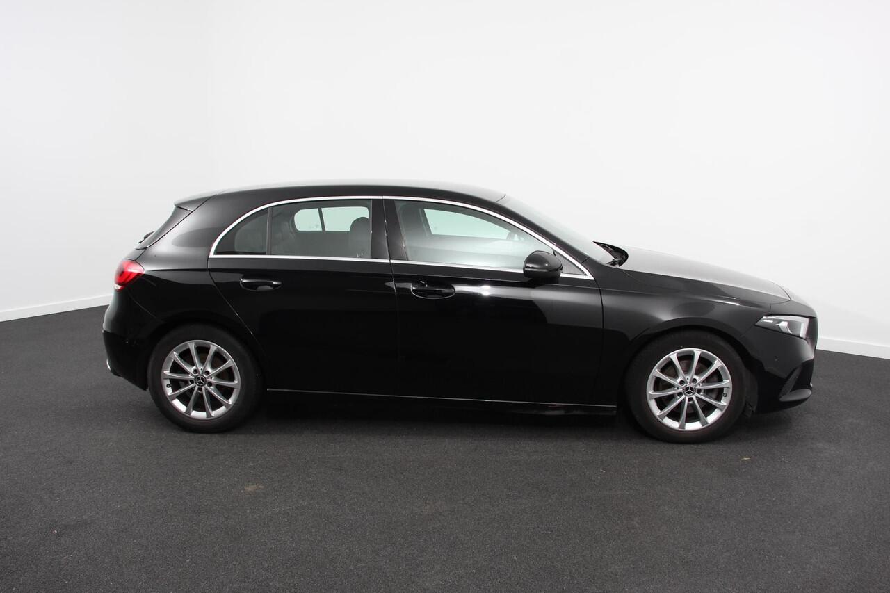 Mercedes-Benz A-KLASSE 200 Automaat Progressive Mercedes-Benz A-klasse 200 Progressive | Navigatie | Climate Control | Lane Assist | Camera | Trekhaak | DAB | LED | Verkeersbord Herkenning |