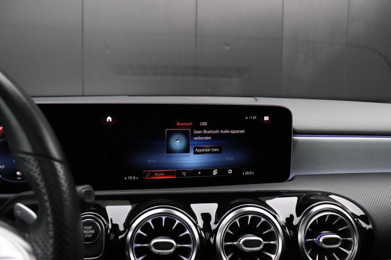 Mercedes-Benz A-KLASSE 250 e AMG | MEMORY | PANO-DAK | SPORTSTOELEN | TREKHAAK | CAMERA | STOELVERW. |