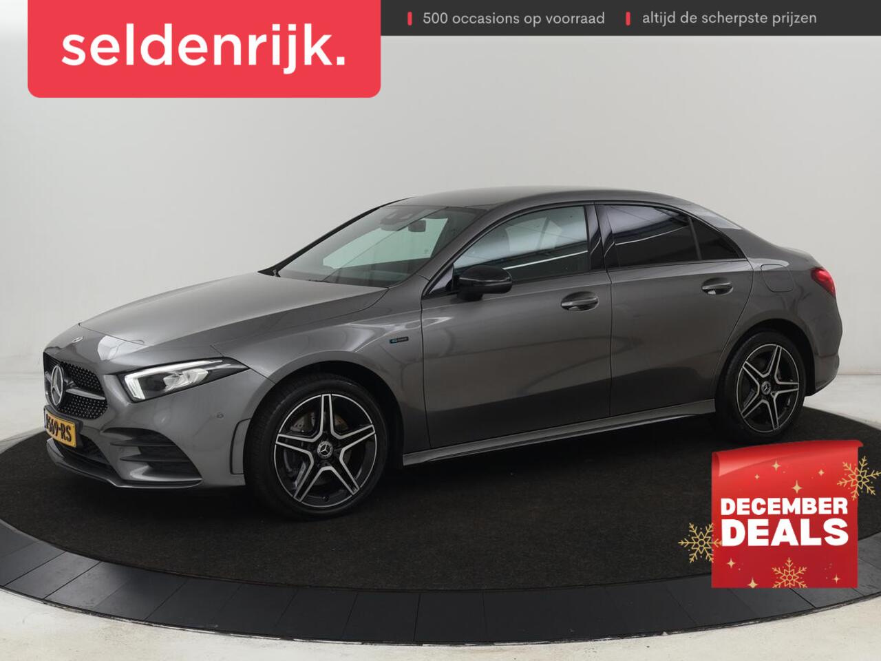Mercedes-Benz A-KLASSE 250e AMG Limited | Carplay | Stoelverwarming | Leder/Alcantara | Widescreen | Sfeerverlichting | Navigatie | Camera | Full LED | Park Assist | PHEV | Plug In