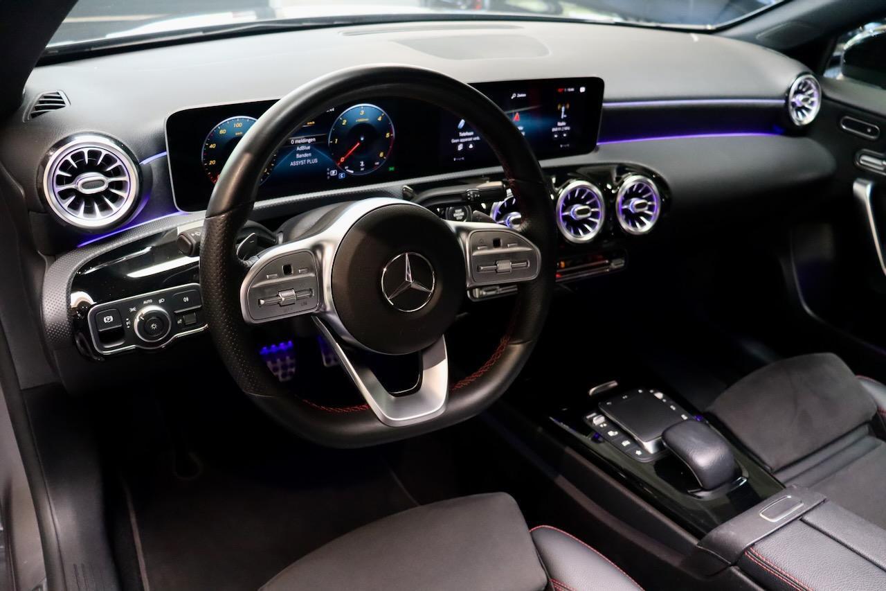 Mercedes-Benz A-KLASSE 180d Premium + AMG|PANO|Sfeer|CAM