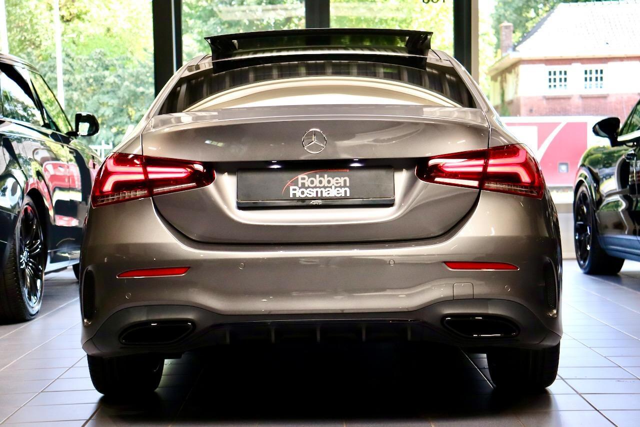 Mercedes-Benz A-KLASSE 180d Premium + AMG|PANO|Sfeer|CAM