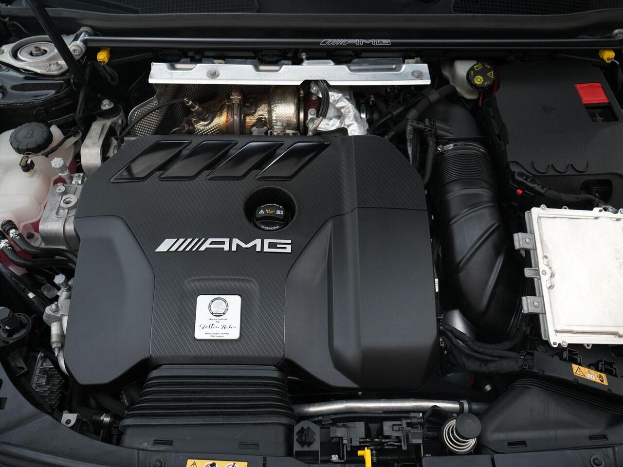 Mercedes-Benz A-KLASSE 45S AMG 420pk 4MATIC+ Premium Plus |Aero pakket|panoramadak|Burmester|memory|Apple Carplay|stoelverwarming|ambient light|draadloos laden|achteruitrijcamera|