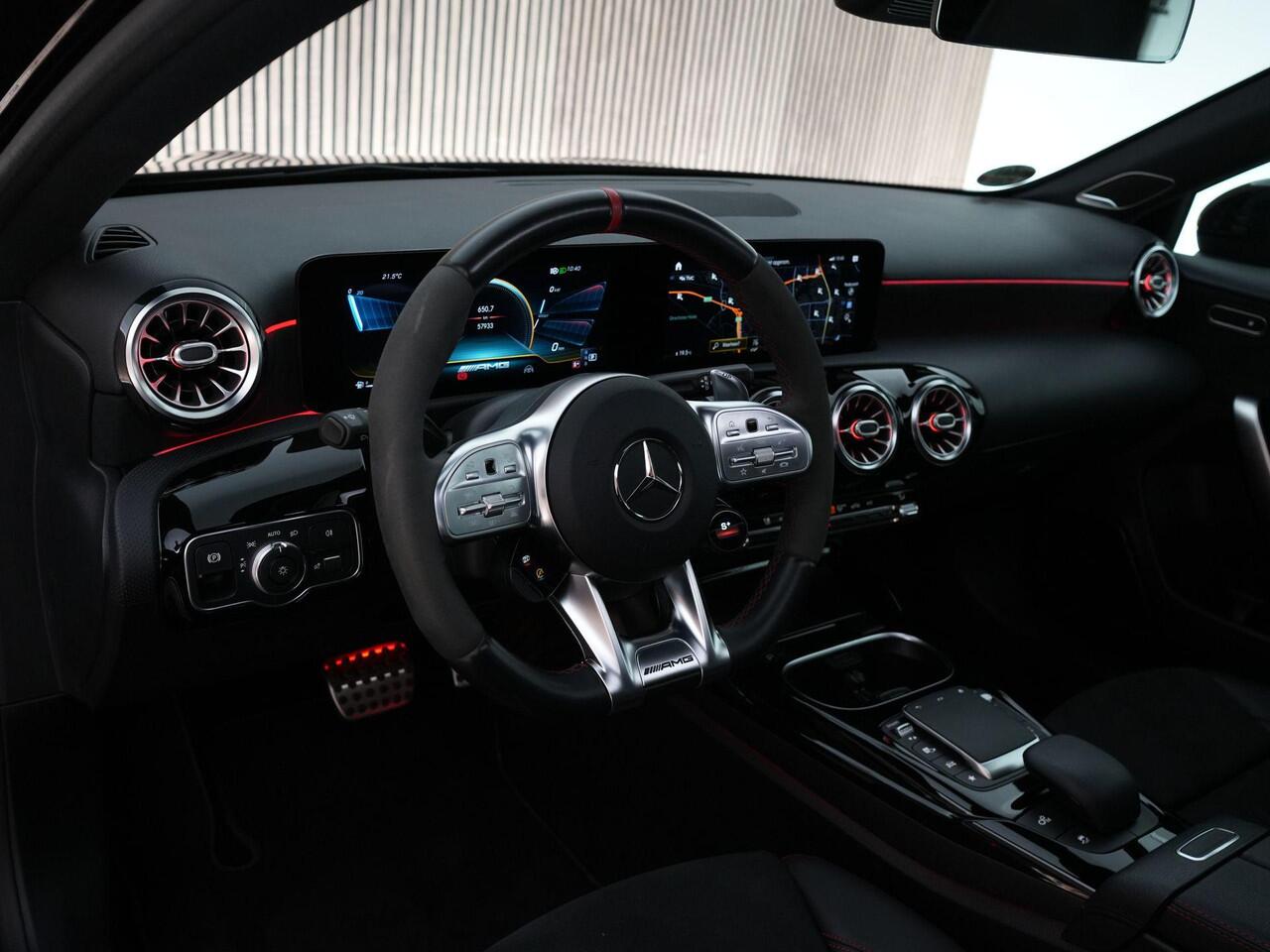 Mercedes-Benz A-KLASSE 45S AMG 420pk 4MATIC+ Premium Plus |Aero pakket|panoramadak|Burmester|memory|Apple Carplay|stoelverwarming|ambient light|draadloos laden|achteruitrijcamera|