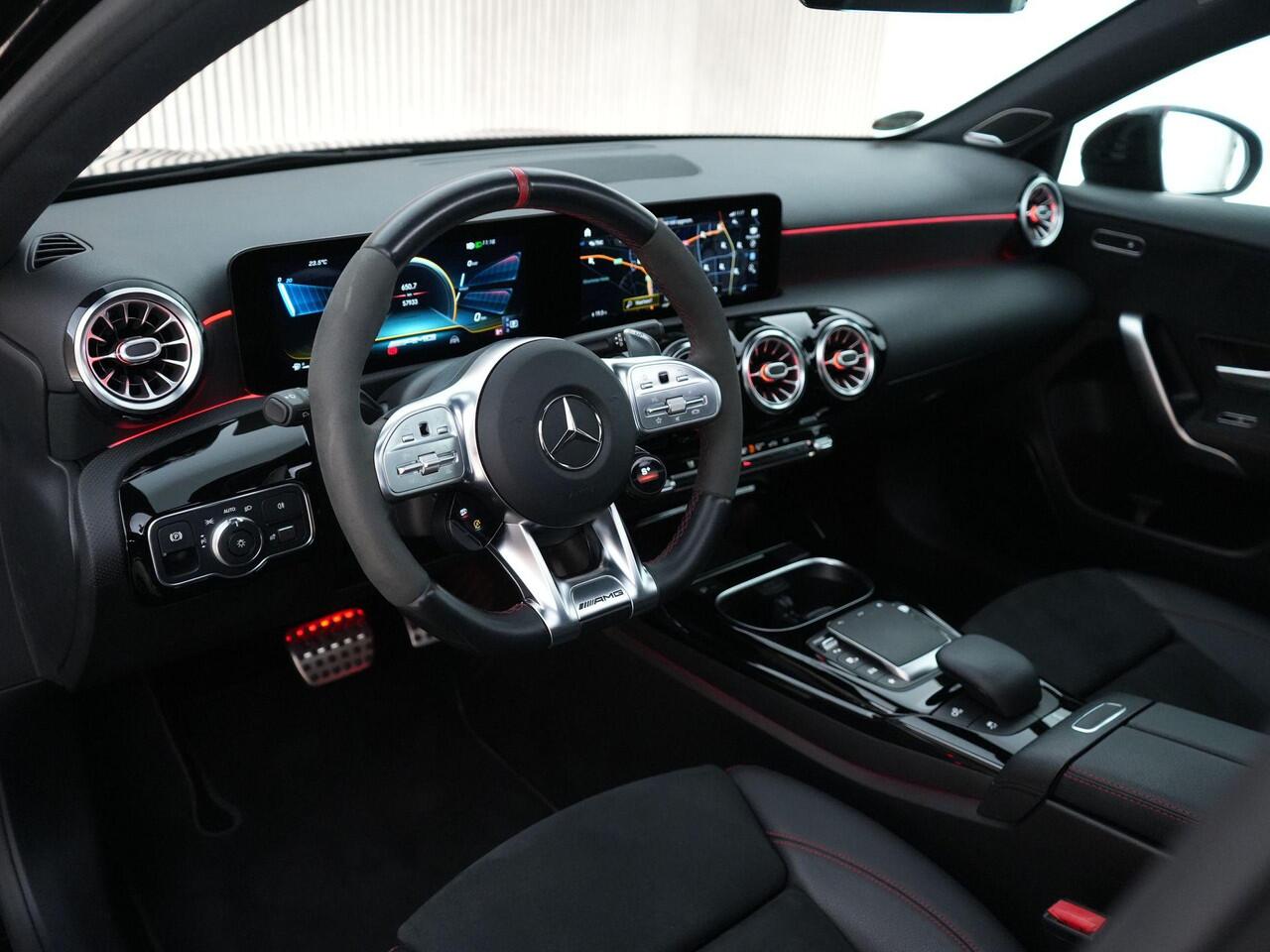 Mercedes-Benz A-KLASSE 45S AMG 420pk 4MATIC+ Premium Plus |Aero pakket|panoramadak|Burmester|memory|Apple Carplay|stoelverwarming|ambient light|draadloos laden|achteruitrijcamera|