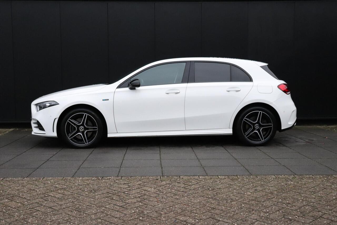Mercedes-Benz A-KLASSE 250 e AMG | MEMORY | PANO-DAK | SPORTSTOELEN | TREKHAAK | SOH 98% |CAMERA | STOELVERW. |