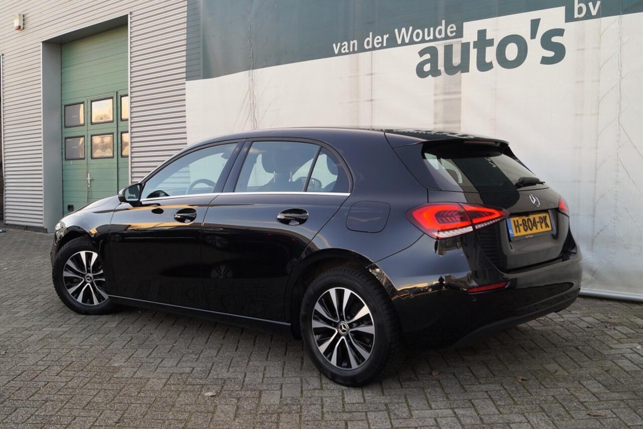 Mercedes-Benz A-KLASSE 180d Premium Style -LED-NAVI-ECC-PDC-CAM-