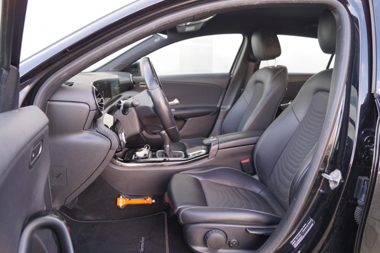 Mercedes-Benz A-KLASSE 180d Premium Style -LED-NAVI-ECC-PDC-CAM-