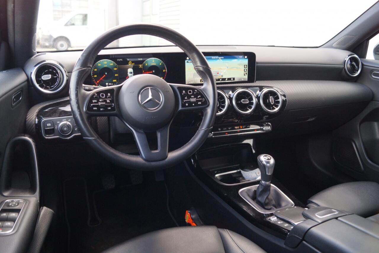 Mercedes-Benz A-KLASSE 180d Premium Style -LED-NAVI-ECC-PDC-CAM-