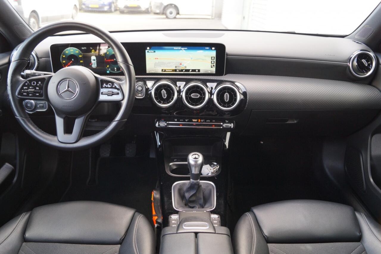 Mercedes-Benz A-KLASSE 180d Premium Style -LED-NAVI-ECC-PDC-CAM-