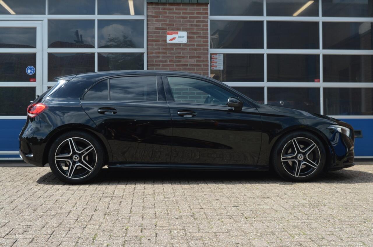 Mercedes-Benz A-KLASSE 180 Solution AMG | AUT - CAMERA - NAVI