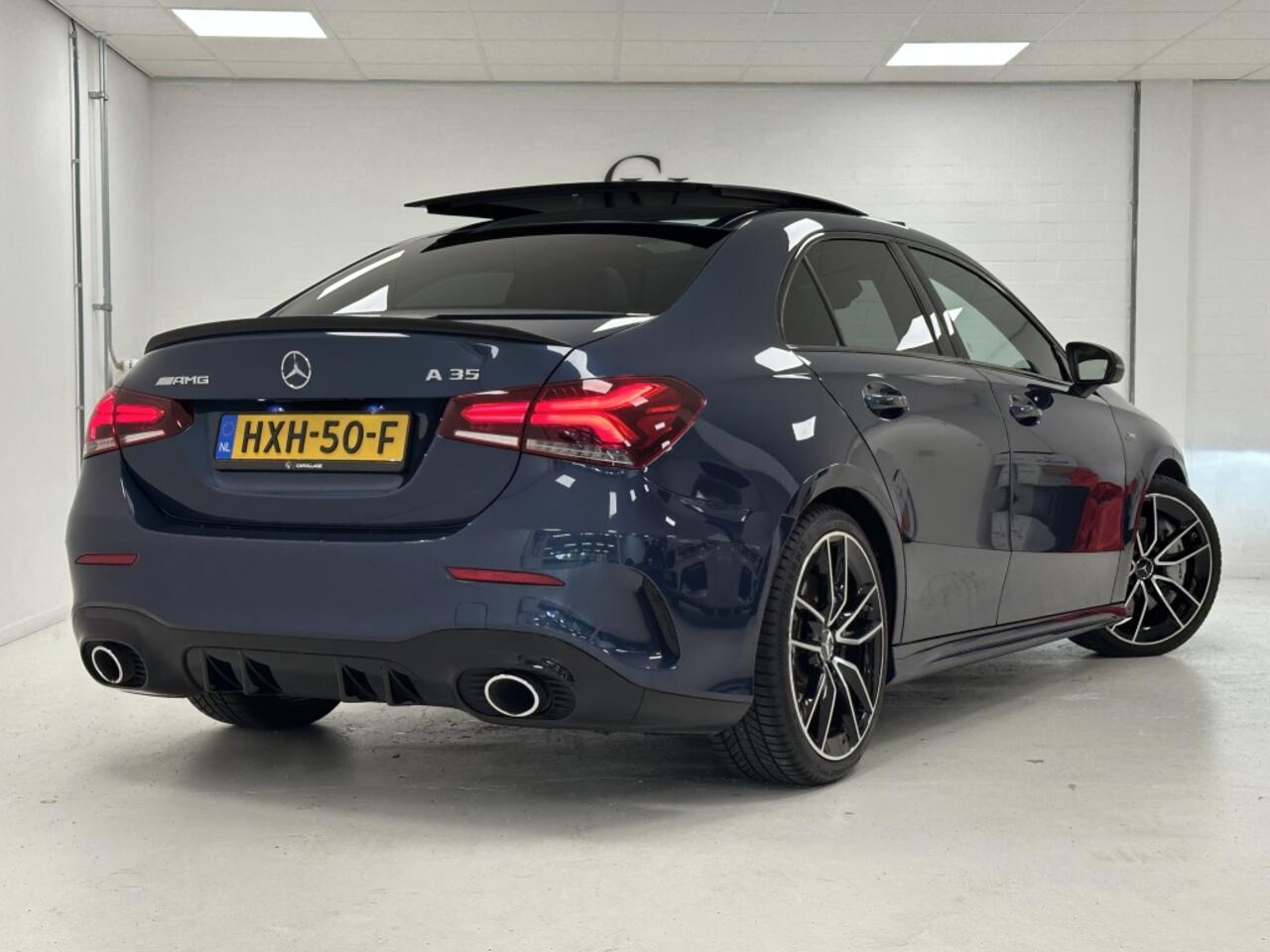 Mercedes-Benz A-KLASSE AMG 35 4MATIC | Burmester | Panoramadak | 19'' AMG dubbelspaaks