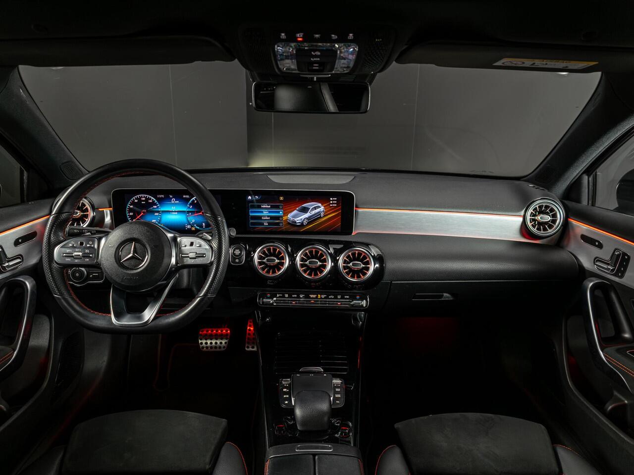 Mercedes-Benz A-KLASSE Hatchback 180 Business Solution AMG Panorama dak