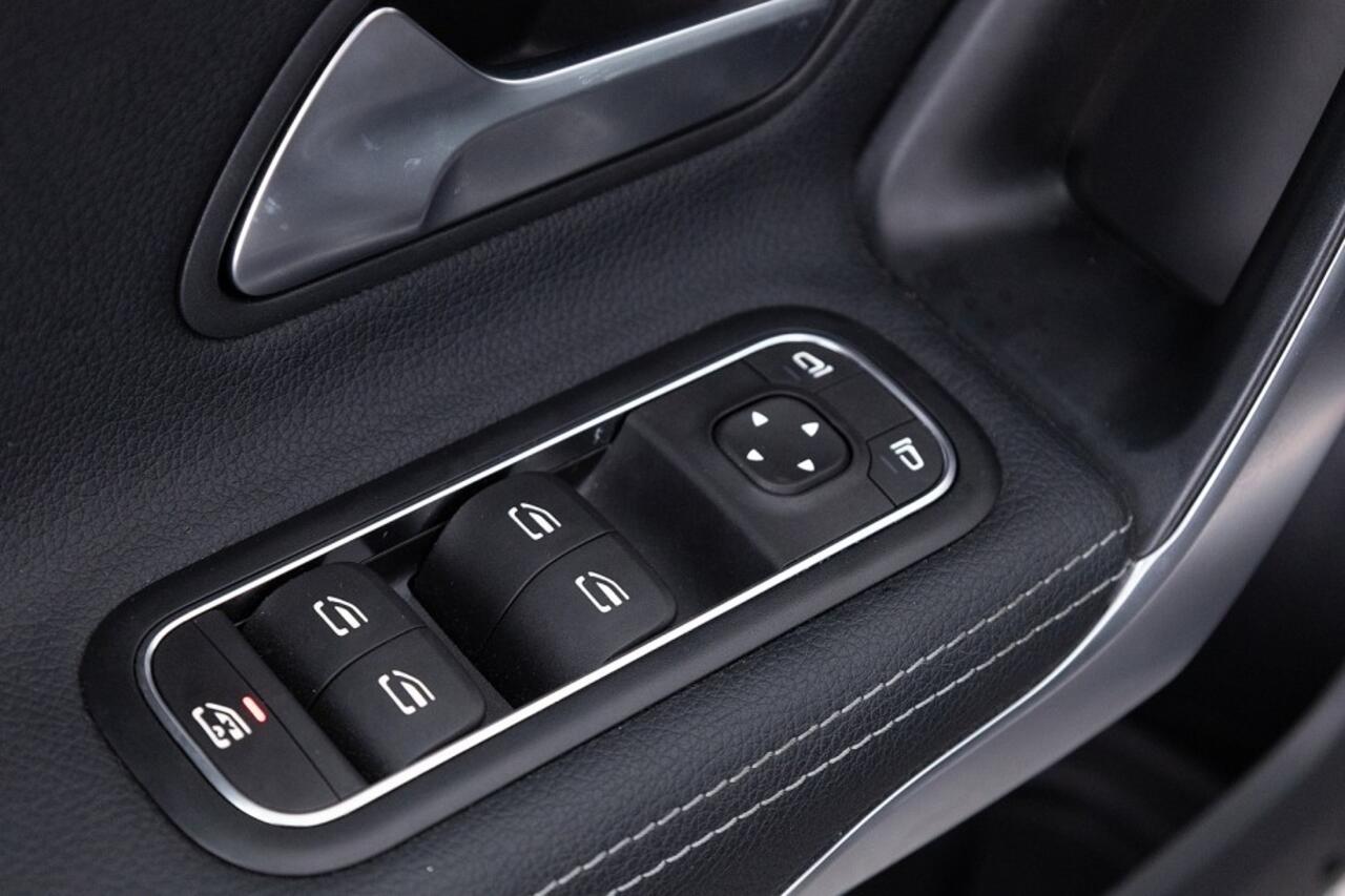 Mercedes-Benz A-KLASSE 250 e Progressive | NAVI | Half LEDER | Automaat | PHEV