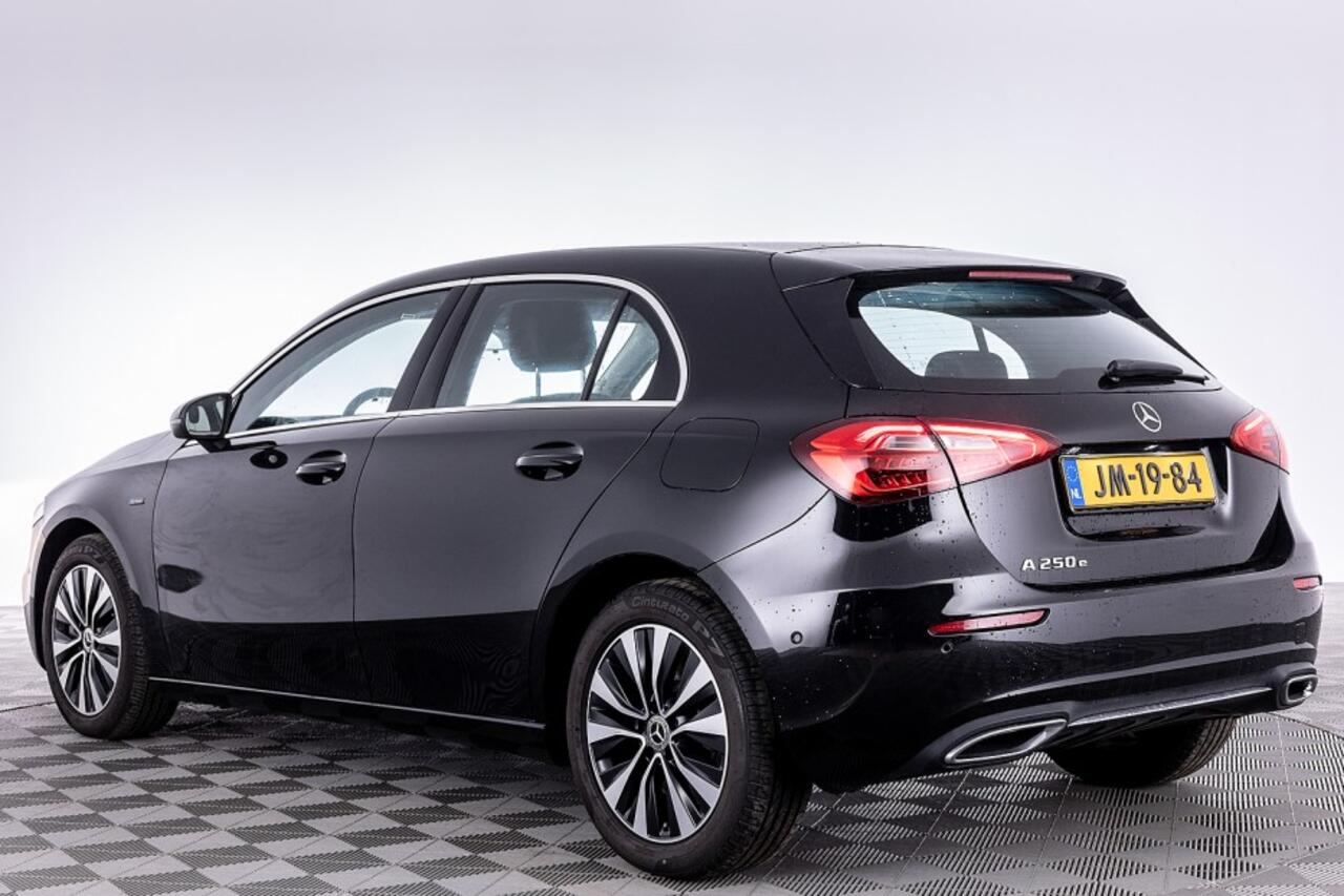 Mercedes-Benz A-KLASSE 250 e Progressive | NAVI | Half LEDER | Automaat | PHEV