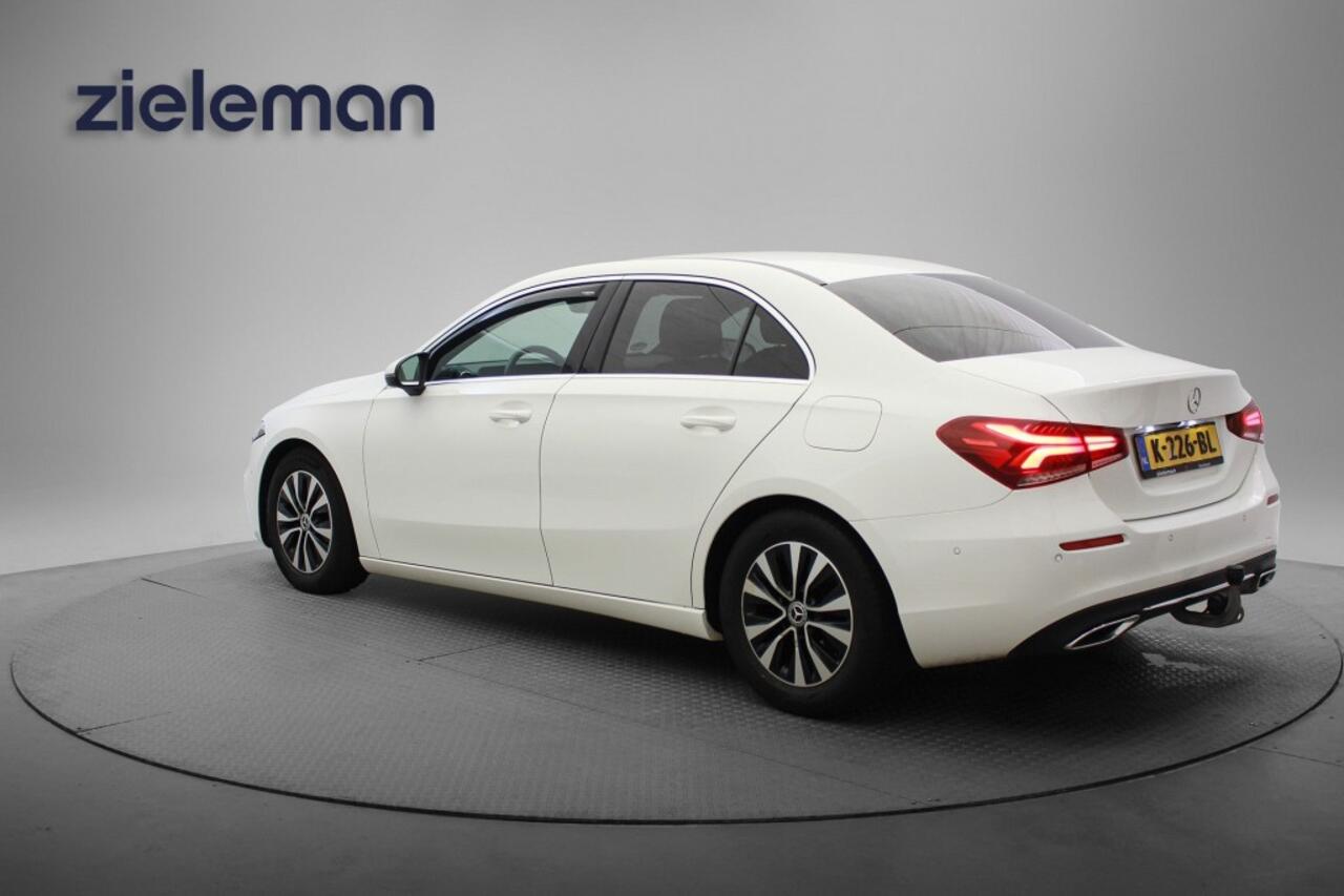 Mercedes-Benz A-KLASSE Sedan 180 Business Solution Luxury Automaat - Camera, Leer, Stoelverw. Afn. Trekhaak
