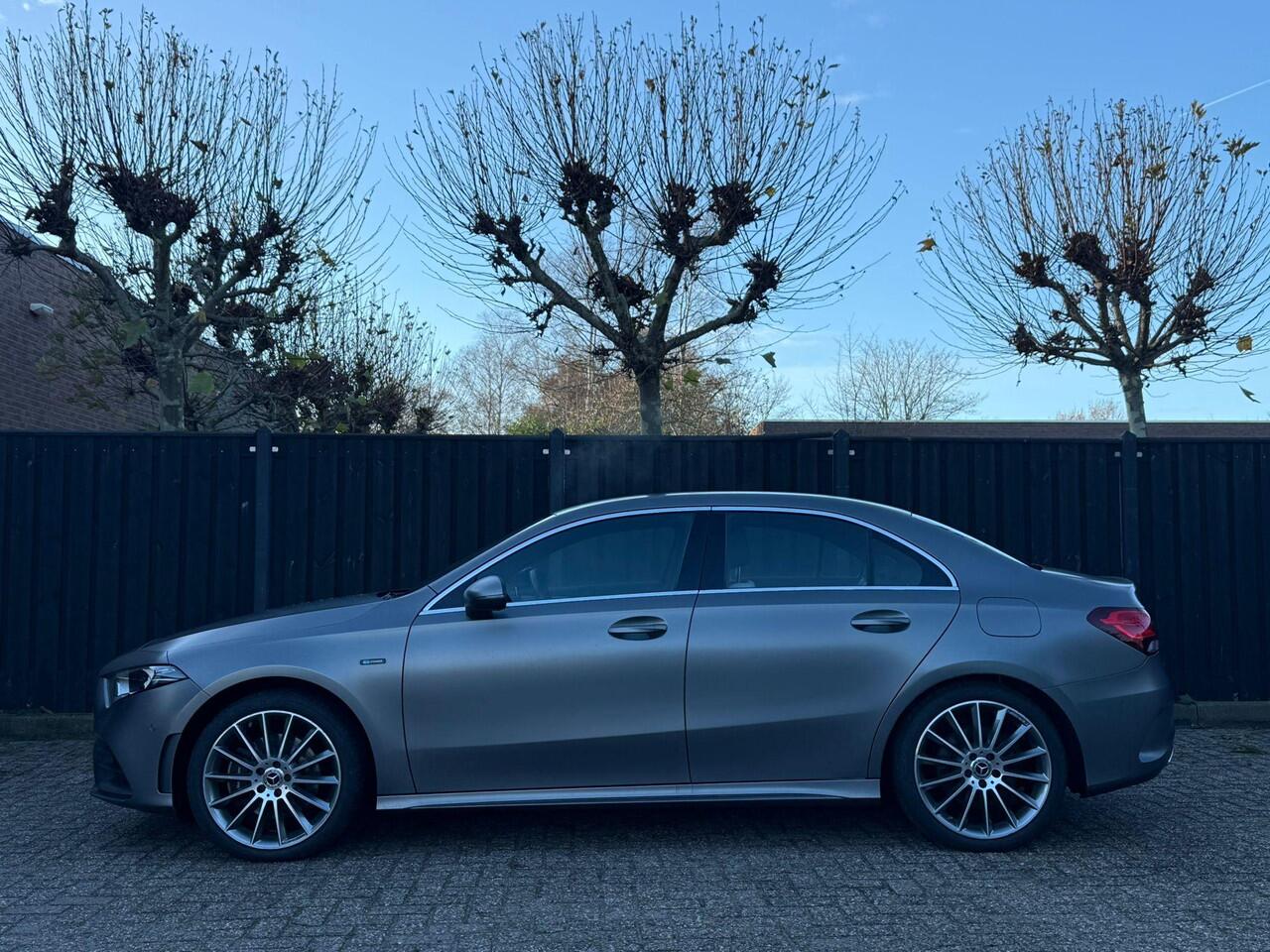 Mercedes-Benz A-KLASSE 250 e AMG Line