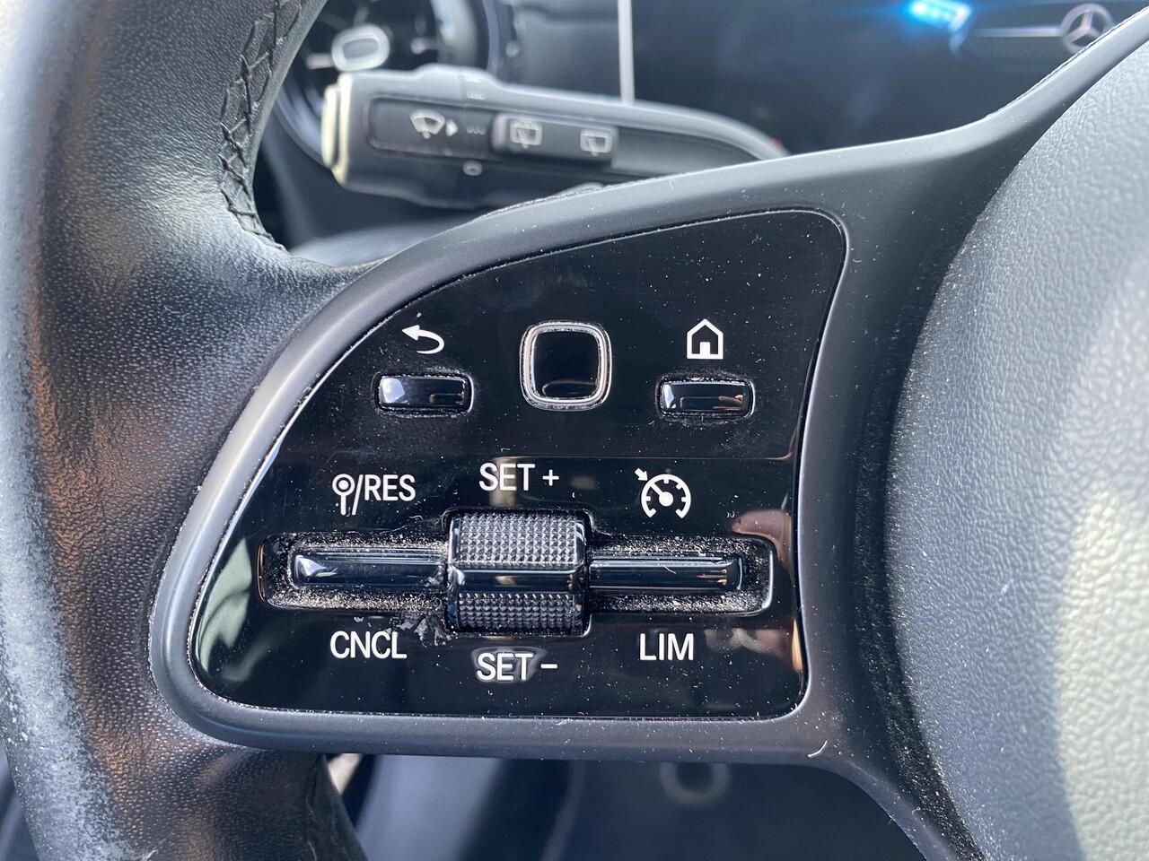 Mercedes-Benz A-KLASSE 180 Business Solution